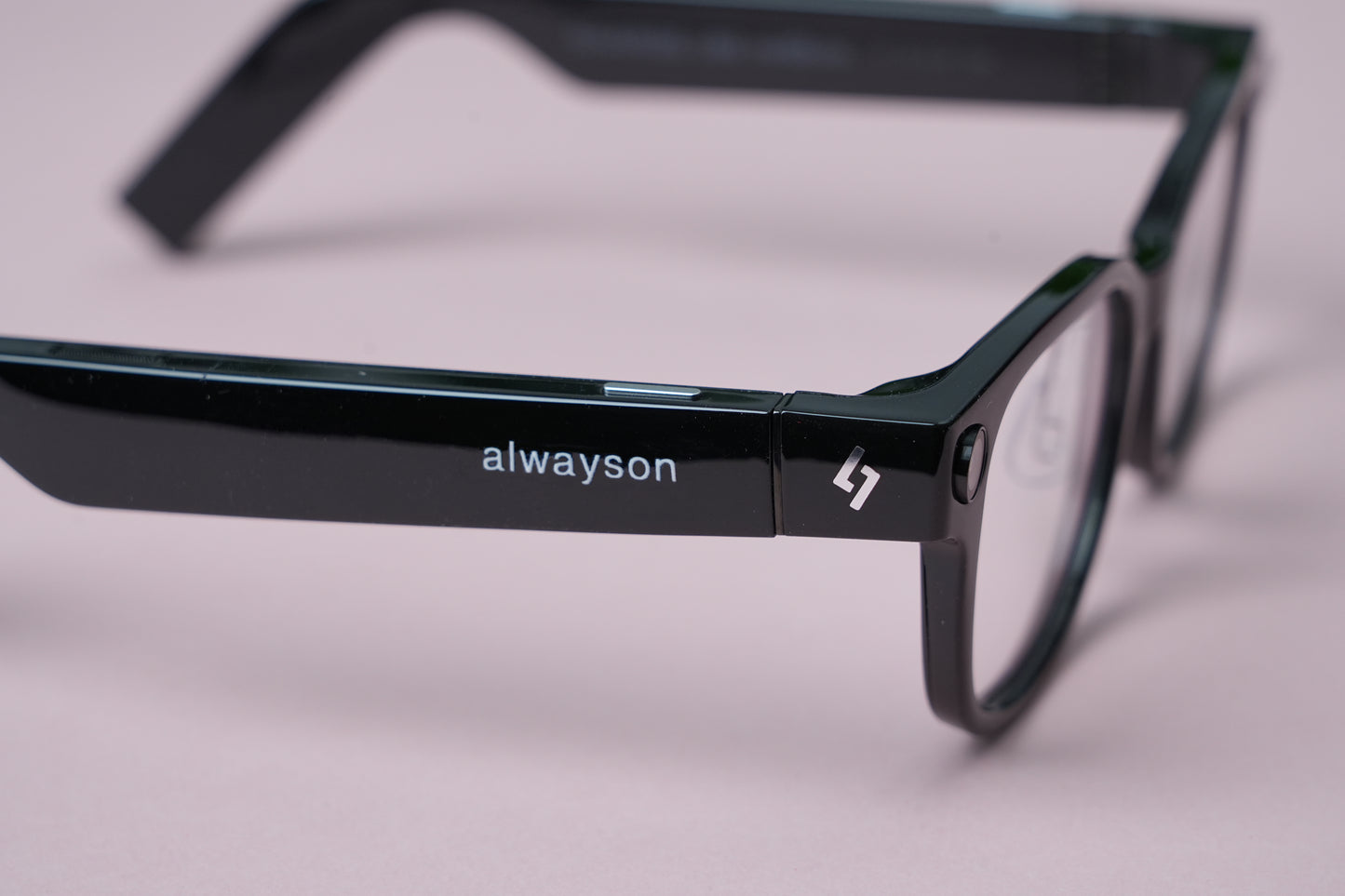 loomos alwayson AI Glasses